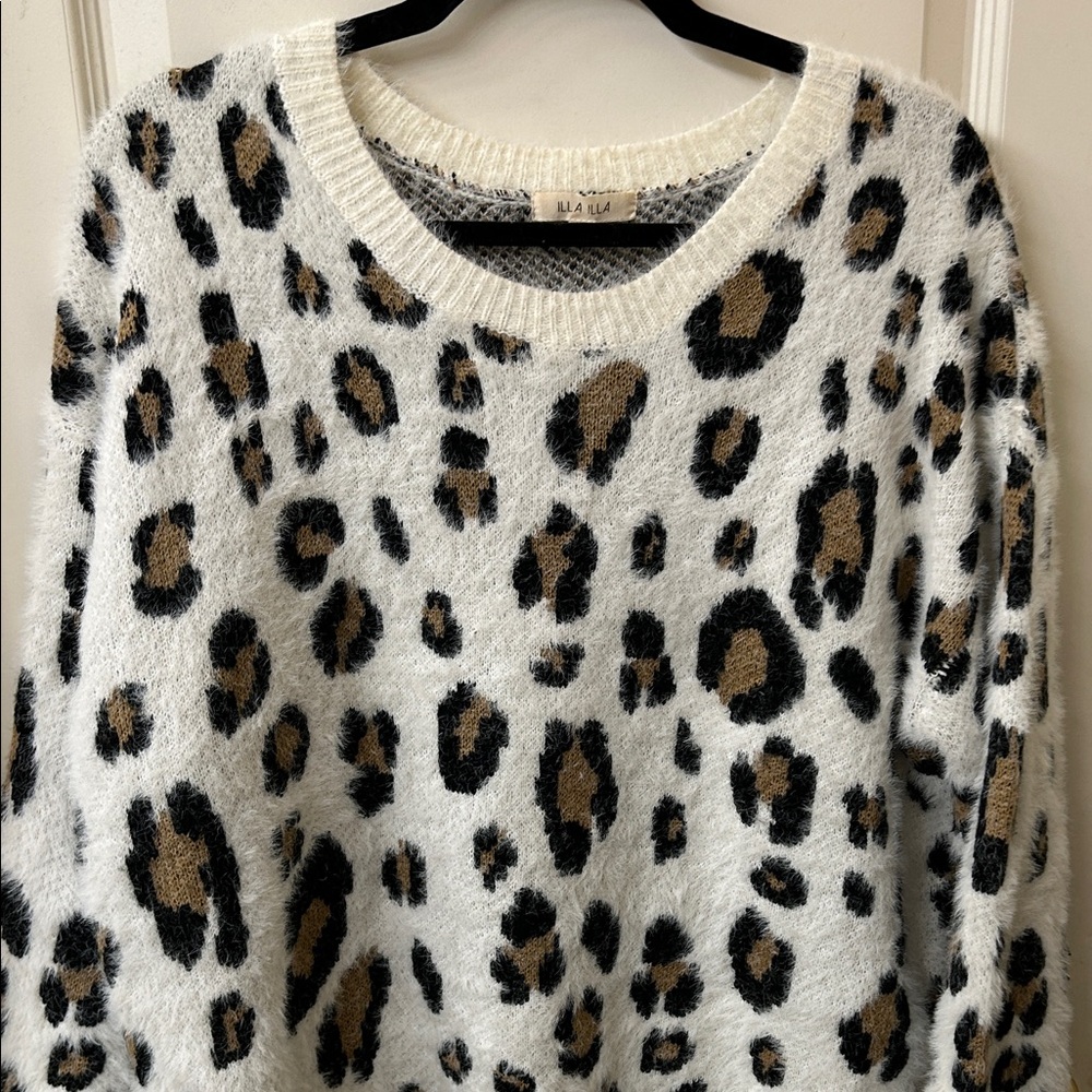 Illa Illa Leopard Print Sweater - White and Brown